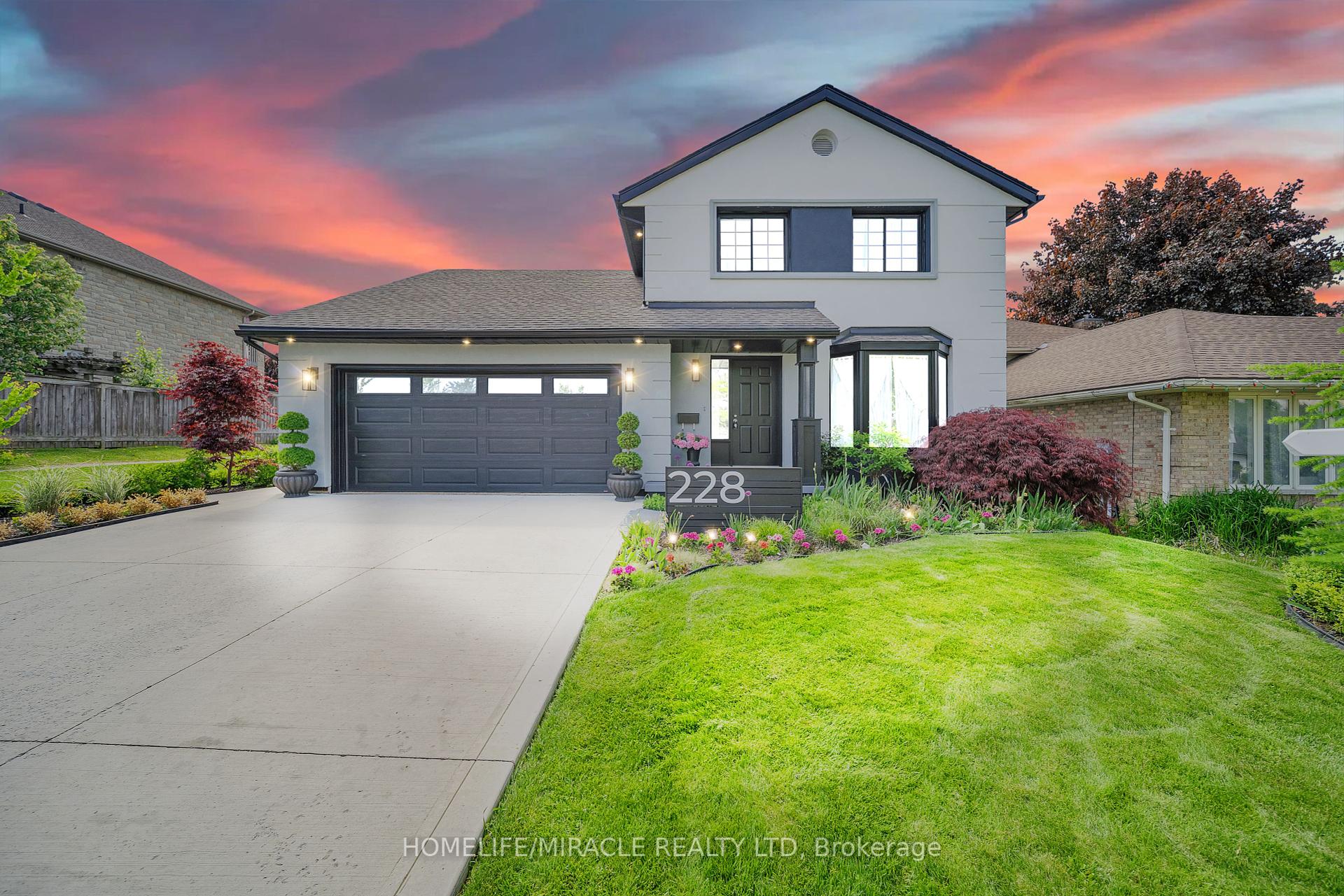 nahphoto.jpg|658\X12120658_1.jpg|/propertyphotos/658/X12120658_1.jpg